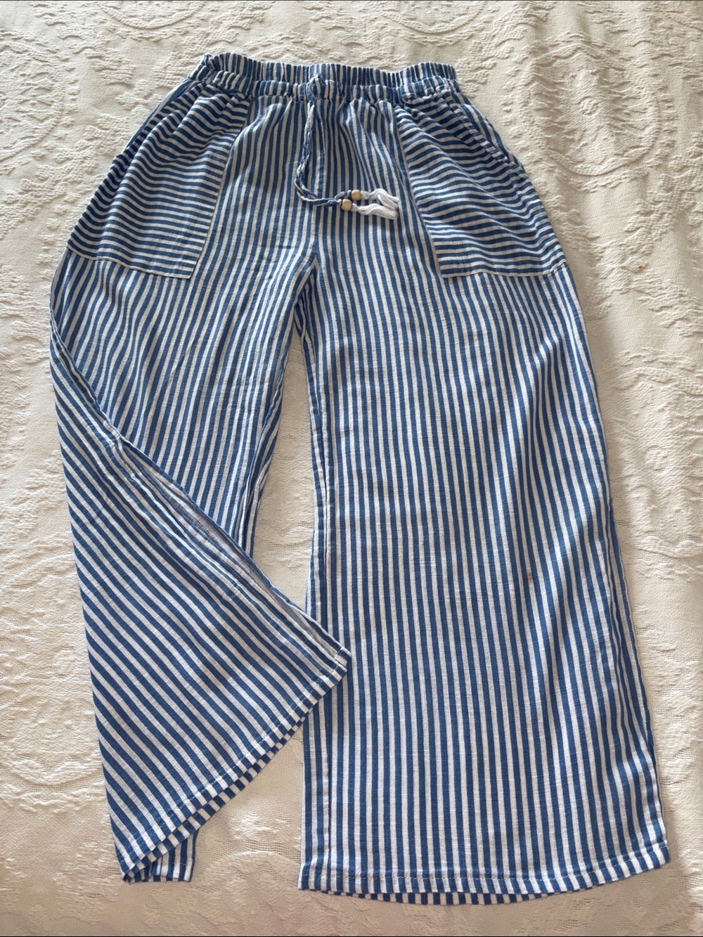 Turks & Caicos Blue & White Striped Women’s Wideleg Pants Gently Loved M